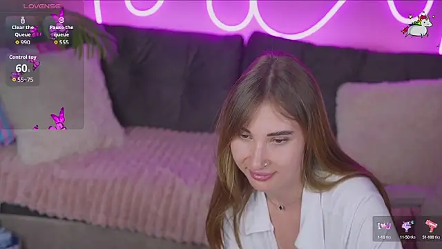 Snapshot of JennyyLuv chatting on September 10, 9:20 am JennyyLuv online show from September 10, 9:20 am