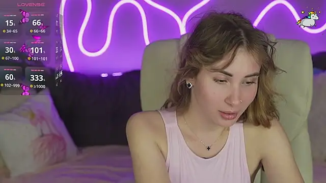 Snapshot of JennyyLuv chatting on November 1, 9:08 pm JennyyLuv online show from November 1, 9:08 pm