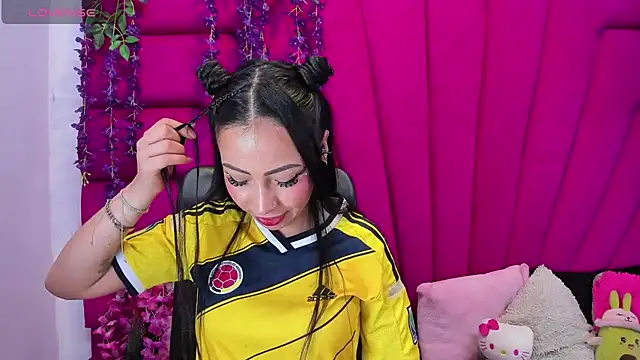 nathalia pink online show from July 3, 1:39 pm