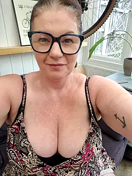 420Curvybabe online show from October 17, 12:08 pm