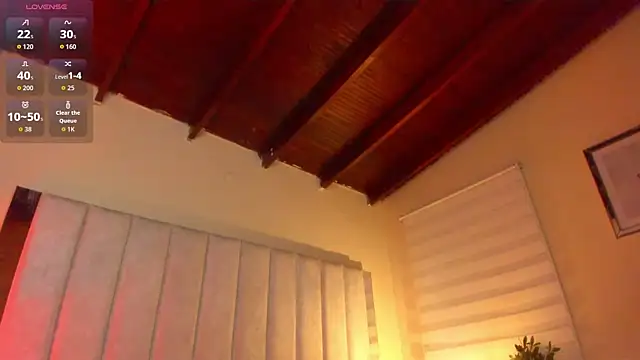 lil hanna18 online show from November 11, 7:44 pm