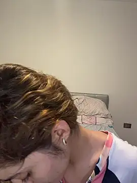 annieesweett online show from June 28, 4:08 am