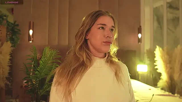 Smiley Mia online show from March 15, 5:20 am