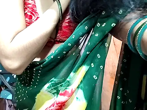 Snapshot of poojaxxx65 chatting on September 18, 9:30 am poojaxxx65 online show from September 18, 9:30 am