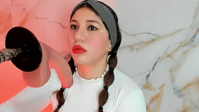 hade cute online show from June 18, 2:22 pm