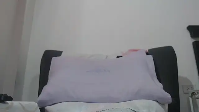 LizzandAlyz online show from July 9, 6:54 pm