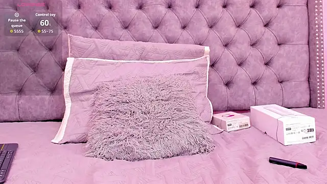 Realbadbxtch online show from January 9, 6:01 pm