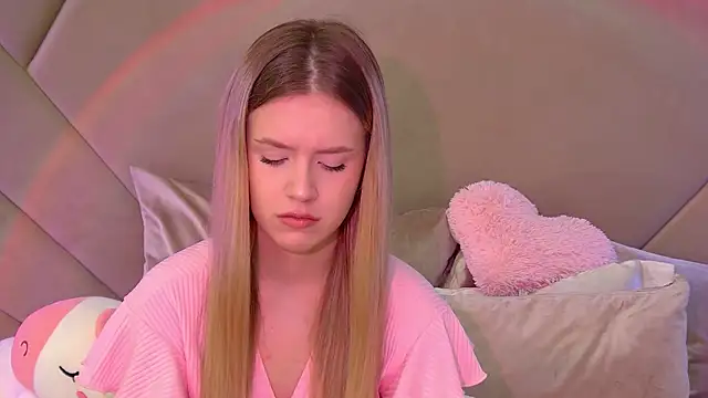 MilanaBalmain online show from October 21, 4:11 pm