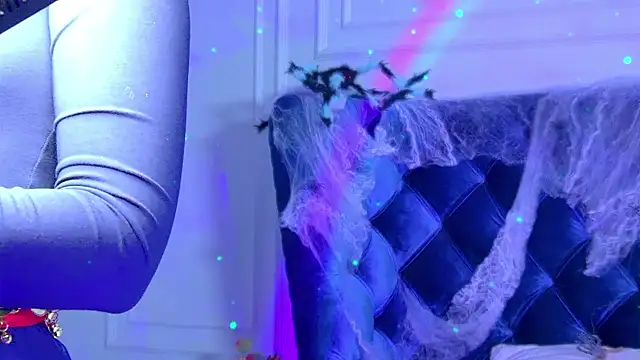 MilanaBalmain online show from October 29, 5:04 pm