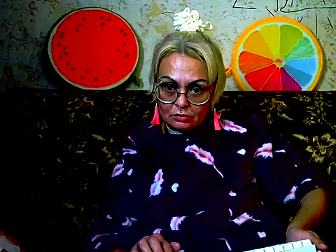 Gardener of Illusions online show from October 14, 6:43 pm