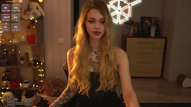 Snapshot of ManiFreyja chatting on October 21, 6:12 pm ManiFreyja online show from October 21, 6:12 pm