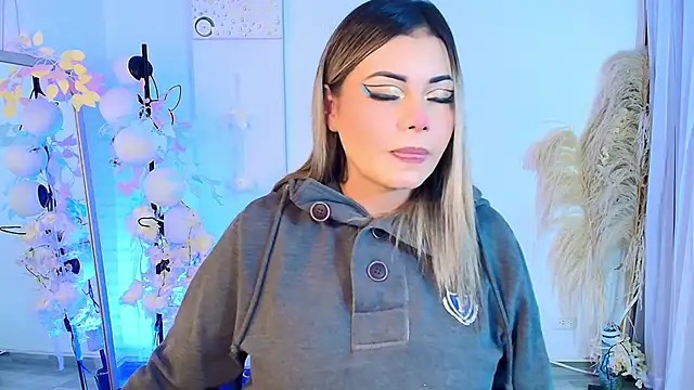 Ladydream1 online show from November 21, 5:42 am