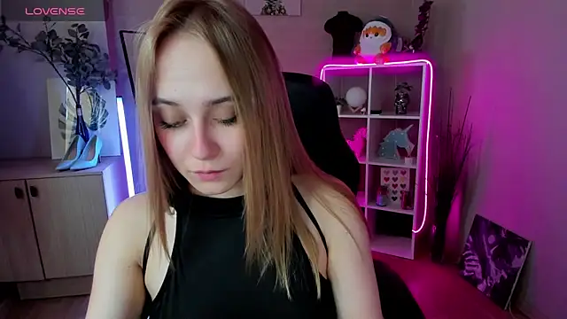 LianaBright online show from June 20, 2:04 am