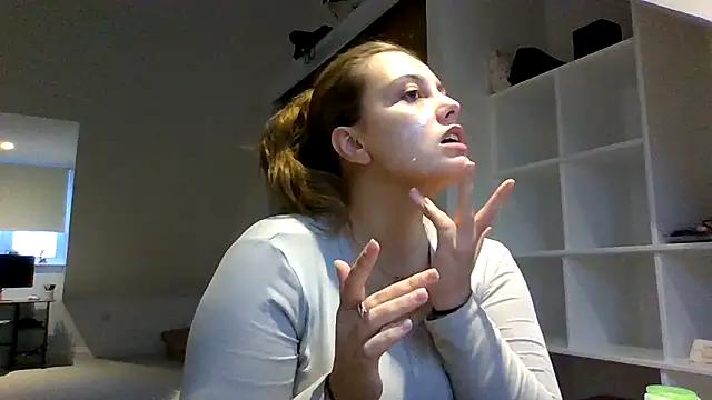 Krystal Tx online show from October 26, 4:02 pm