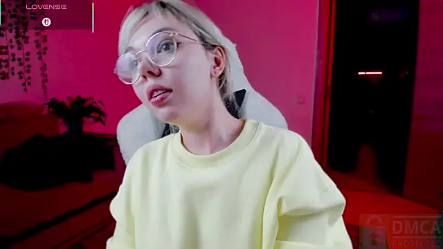 whoa-hoa-hoa-hoa-hoa online show from October 23, 6:03 pm