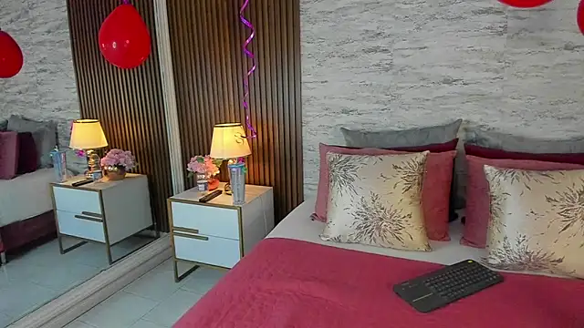 MadisonHunter2024 online show from February 18, 8:30 pm