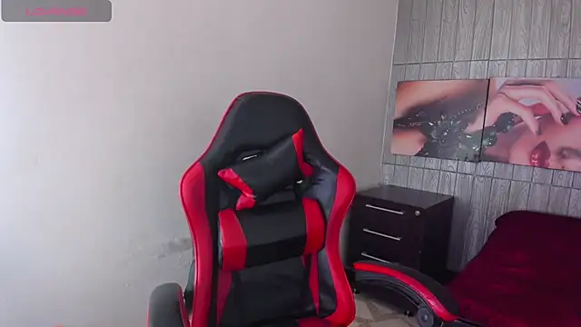 zoe connor19 online show from April 29, 8:25 pm