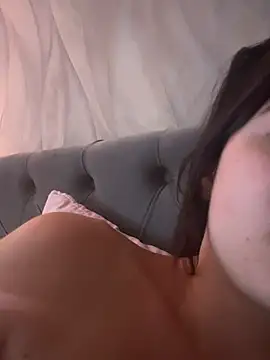 Petite moi online show from June 29, 7:04 am