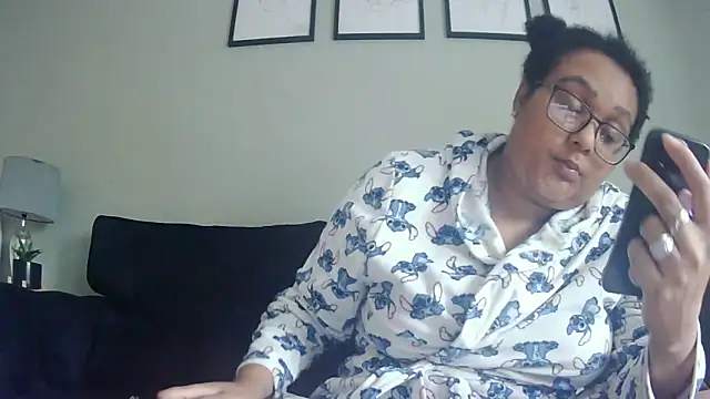 Snapshot of vanilla_chocolate23 chatting on October 16, 8:17 am vanilla chocolate23 online show from October 16, 8:17 am
