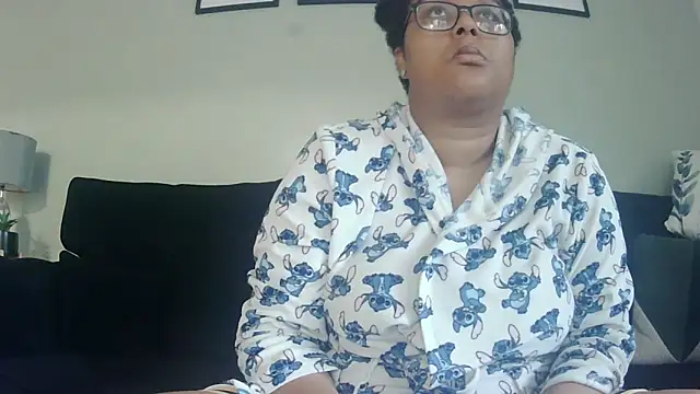Snapshot of vanilla_chocolate23 chatting on October 15, 7:44 am vanilla chocolate23 online show from October 15, 7:44 am