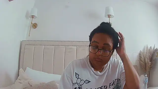 Snapshot of vanilla_chocolate23 chatting on September 20, 1:53 pm vanilla chocolate23 online show from September 20, 1:53 pm