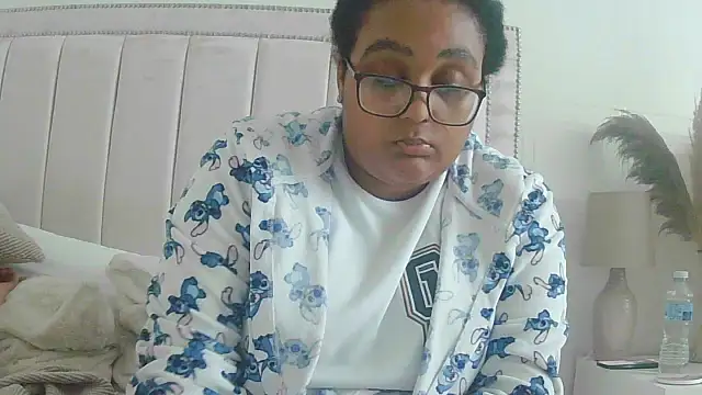 Snapshot of vanilla_chocolate23 chatting on October 10, 2:33 pm vanilla chocolate23 online show from October 10, 2:33 pm