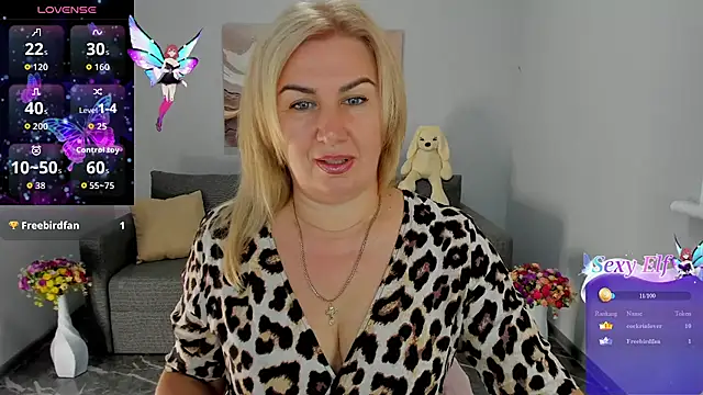 Lili Crossi online show from August 4, 5:57 am