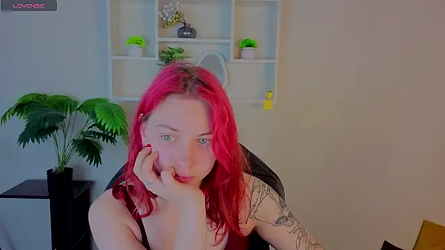 Miss you kiss online show from April 29, 9:34 am