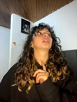 Snapshot of Andi9_ chatting on October 15, 2:03 am Andi9  online show from October 15, 2:03 am