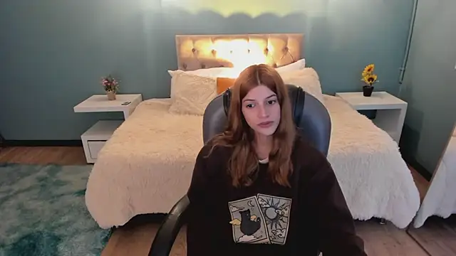 Nora Vennucci online show from January 13, 7:40 pm