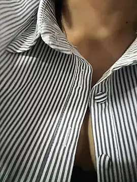 Amy Kiitty  online show from August 3, 2:56 pm