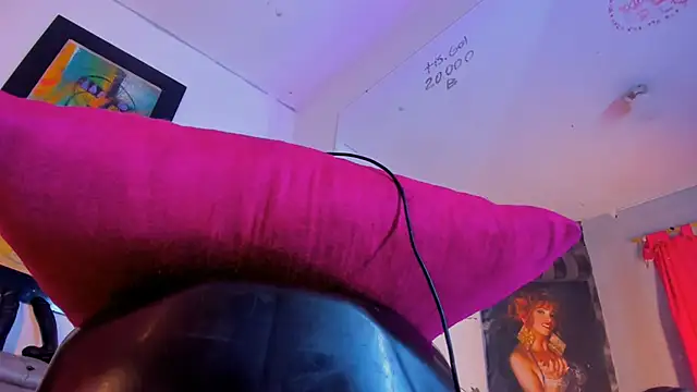 Eyleen Santos online show from July 10, 8:09 pm