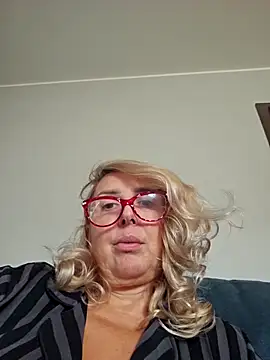 MariaRichi  online show from October 31, 7:01 am