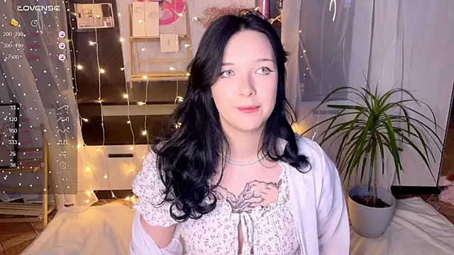 EmmaKittyCat online show from November 29, 7:51 pm