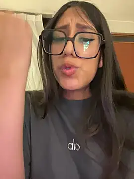 AleFantasy0001 online show from February 3, 6:22 am