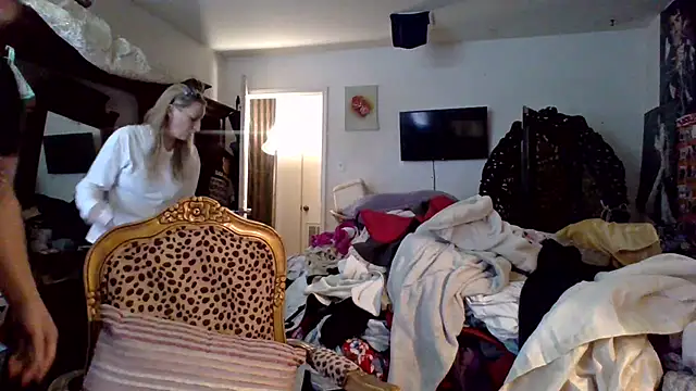 sophiarica online show from March 16, 6:45 pm