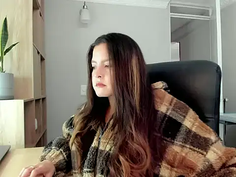 AmandaCallum online show from July 15, 4:00 pm