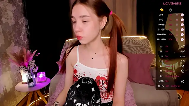 MilliBrown  online show from October 20, 8:39 am