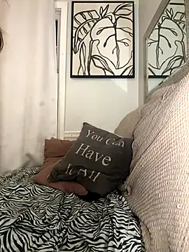 camiliaskye online show from November 9, 5:58 am