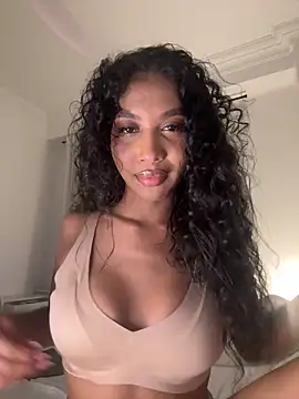 IamCrystal2 online show from April 29, 11:21 pm