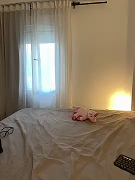 IamCrystal2 online show from February 16, 8:03 am