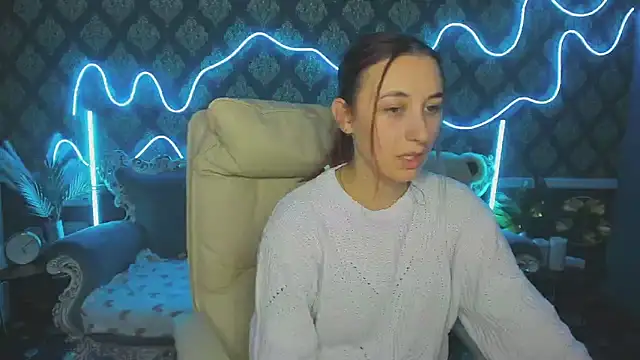 Roxy Rayy online show from October 19, 1:35 pm