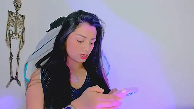 missycanoo online show from October 19, 11:40 pm