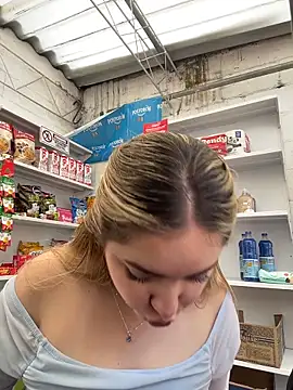 imlindapink online show from February 5, 4:32 pm