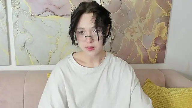 fiamoory online show from March 15, 9:00 am