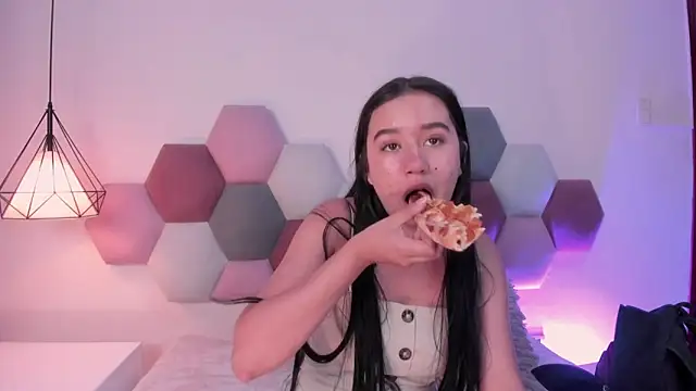 LaraGoldd online show from March 5, 12:39 am