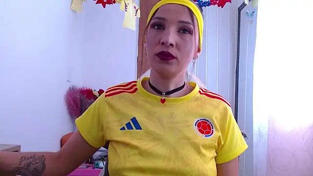 sapphiresexyhot online show from July 12, 8:09 pm