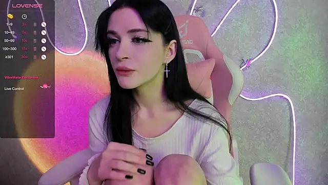 Molly Crystall online show from August 10, 1:31 am