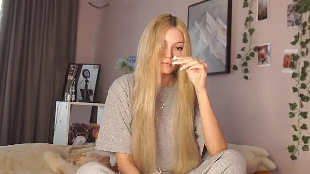 norakisses online show from April 29, 10:07 am