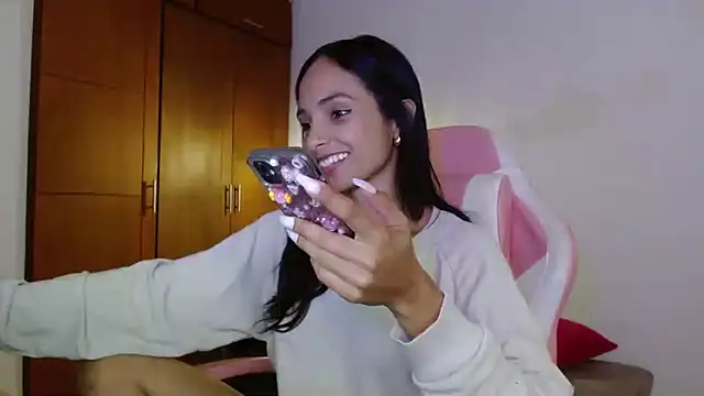 AnnitaSerna  online show from November 6, 2:01 pm